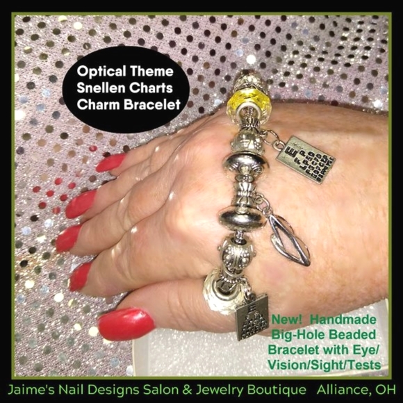 Optical Theme Beaded Bracelet - Picture 4 of 10